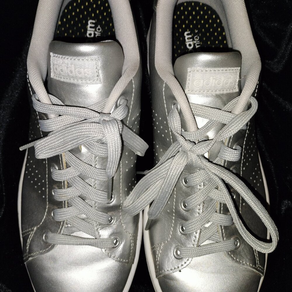 Adidas Women's Neo Advantage Cloudfoam Size 10 Silver and White Sneakers